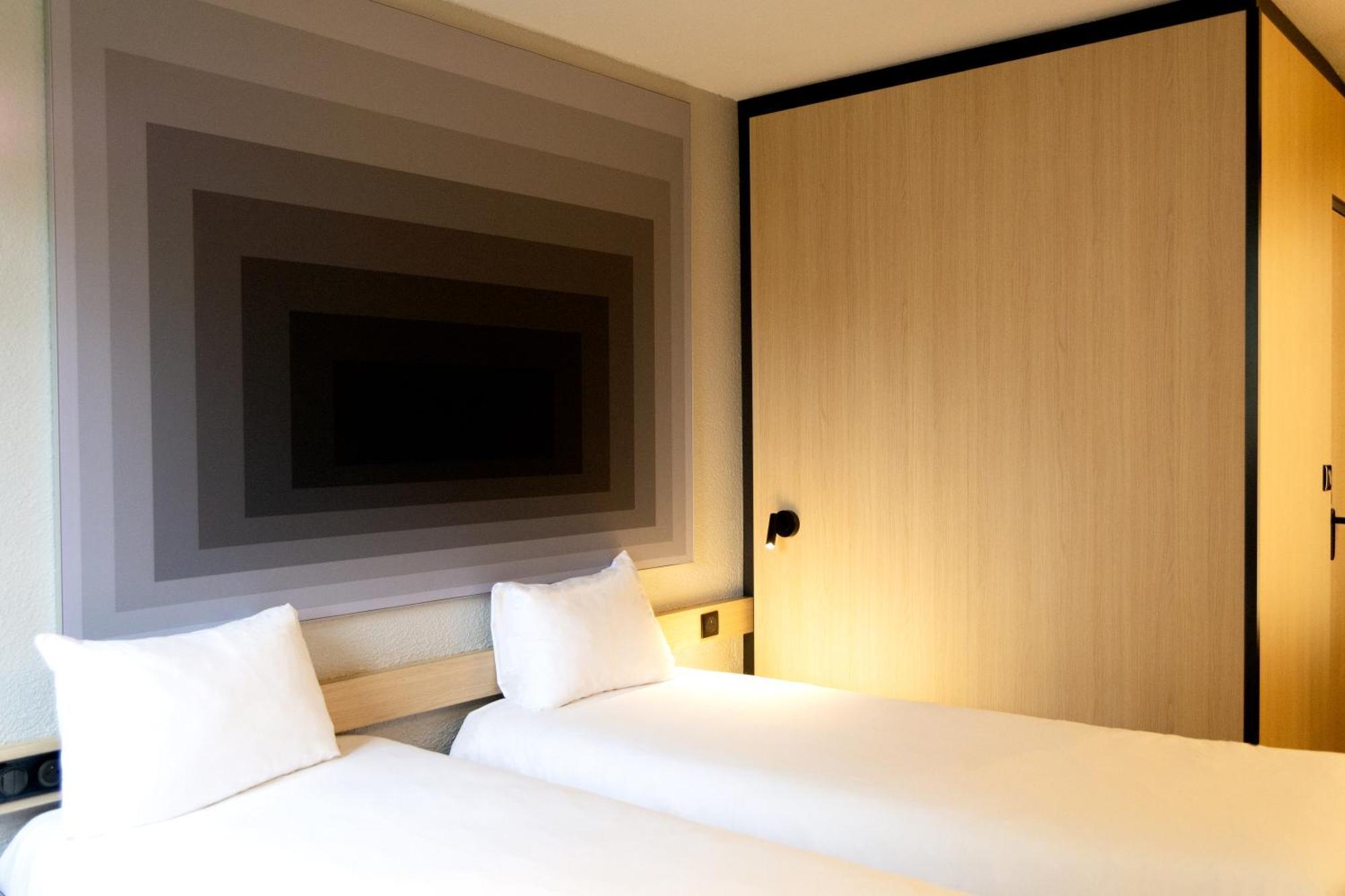 ไอบิส เลอ ม็อง เอสต์ ปงลิเยอ Hotel เลอม็องส์ ภายนอก รูปภาพ