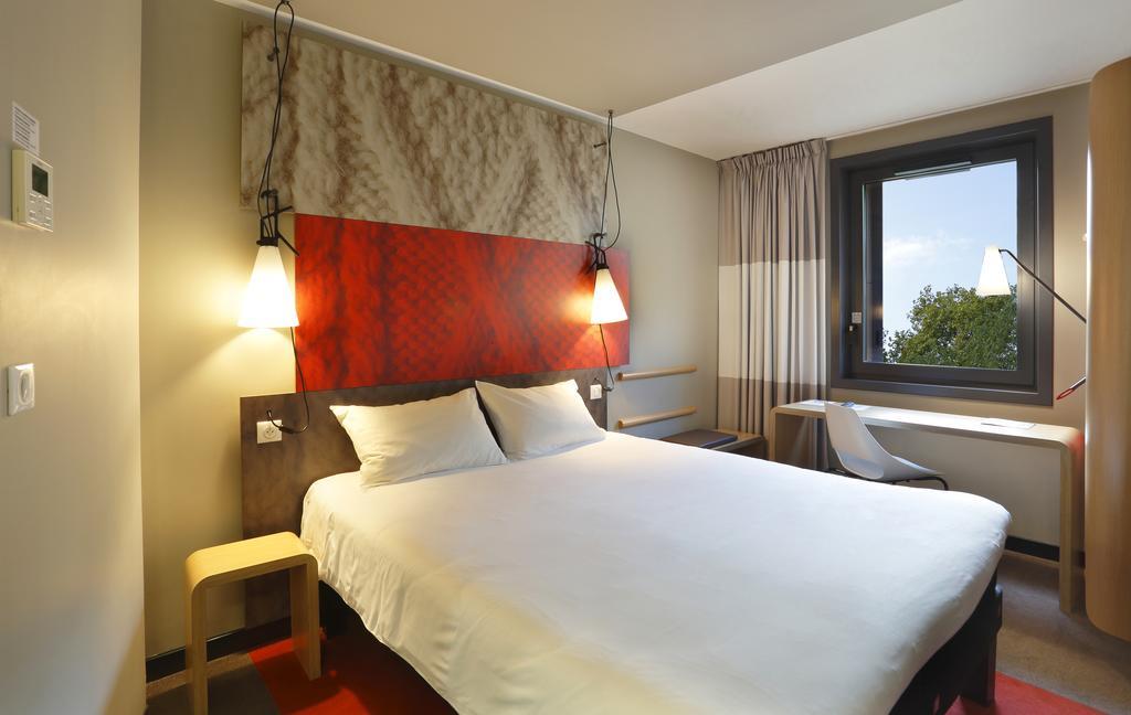 ไอบิส เลอ ม็อง เอสต์ ปงลิเยอ Hotel เลอม็องส์ ภายนอก รูปภาพ
